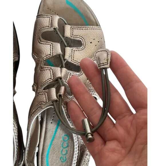 ECCO | Bluma Toggle Sandals Metallic Shine Elastic Laces Womens Size 39 US 8-8.5 - Picture 6 of 11